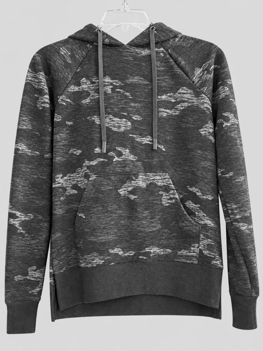 NEW-Arhletic Works Women’s Gray Camo Soft Hooded Pullover Sweatshirt Size XS